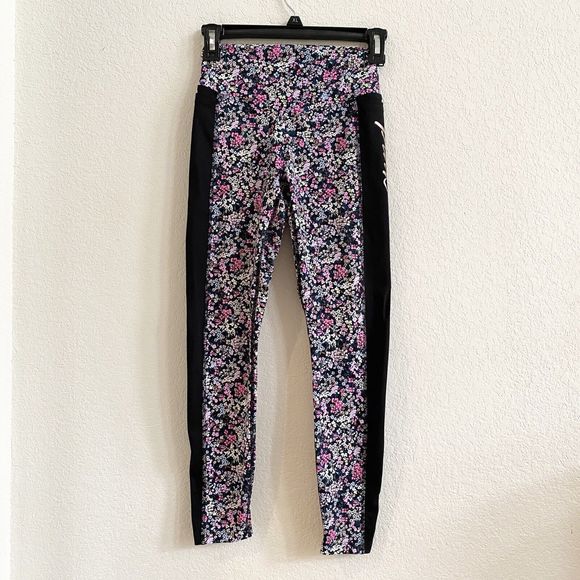 Victoria Secret Pink Black Floral Ultimate Leggings Workout Athleisure X Small - Picture 9 of 9